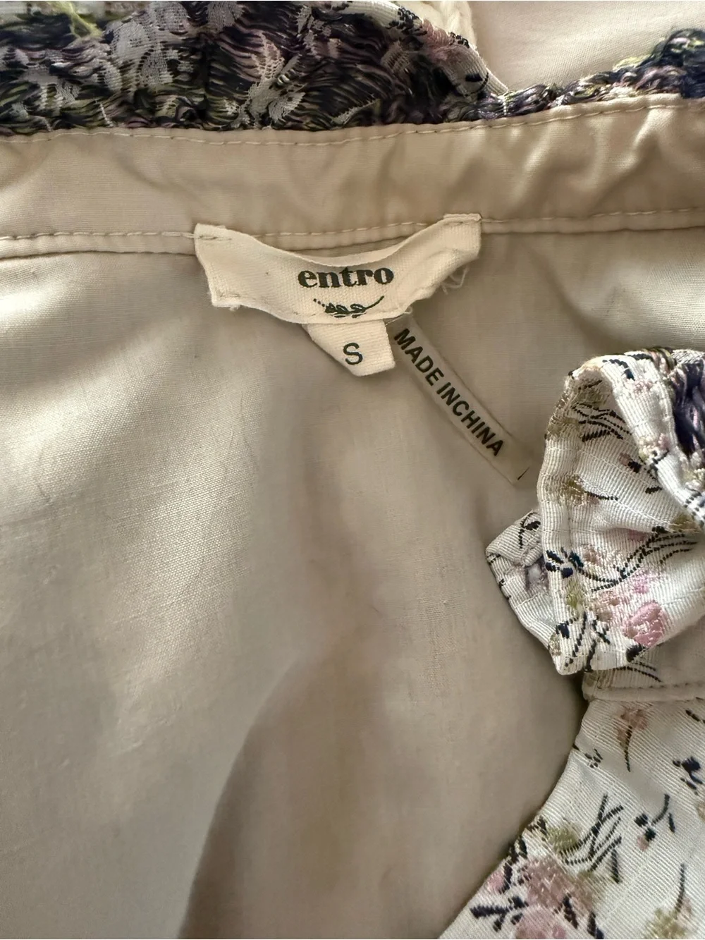 entro Dress with Floral Print and Puff Sleeves
